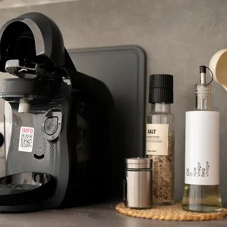 Apartment Interior - Ice-bhf, Ruhig, Modern, Urban, Zentral, Veranda & Parkplatz,