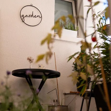 Interior - Ice-bhf, Ruhig, Modern, Urban, Zentral, Veranda&parkplatz,