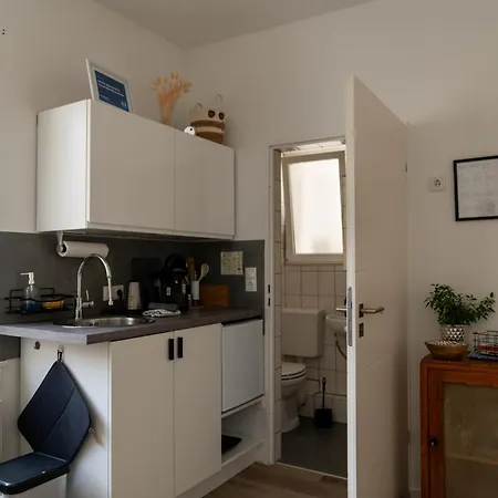 Apartment Interior - Ice-bhf, Ruhig, Modern, Urban, Zentral, Veranda&parkplatz,