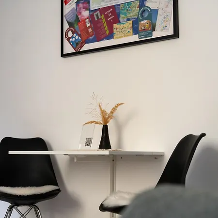 Interior - Ice-bhf, Ruhig, Modern, Urban, Zentral, Veranda & Parkplatz, Apartment *