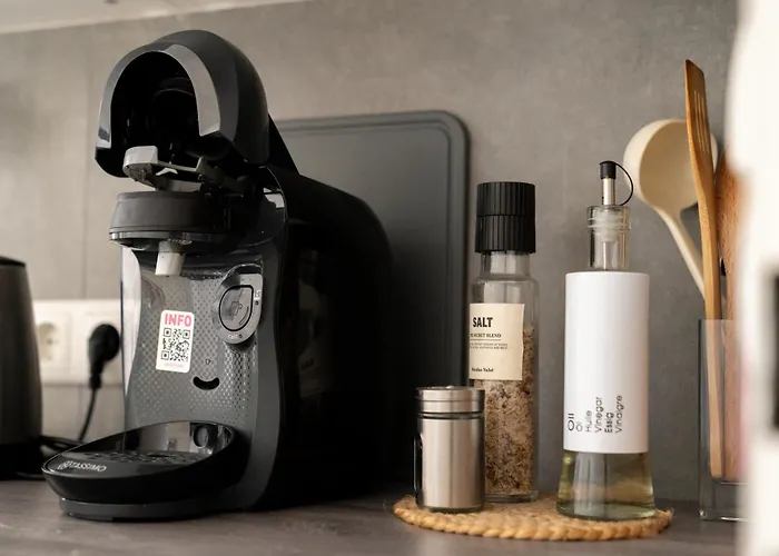 Appartement Interior - 5 Min Zum Bhf, Ruhig, Modern, Urban - Zentral, Veranda & Parkplatz,