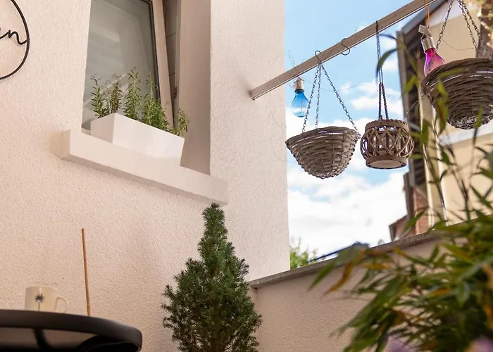 Appartement Interior - 5 Min Zum Bhf, Ruhig, Modern, Urban - Zentral, Veranda & Parkplatz,