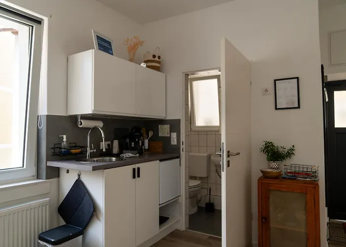 Appartement Interior - 5 Min Zum Bhf, Ruhig, Modern, Urban - Zentral, Veranda & Parkplatz,