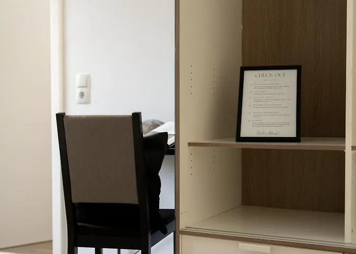 Interior - Ice-bhf, Ruhig, Modern, Urban, Zentral, Veranda & Parkplatz,