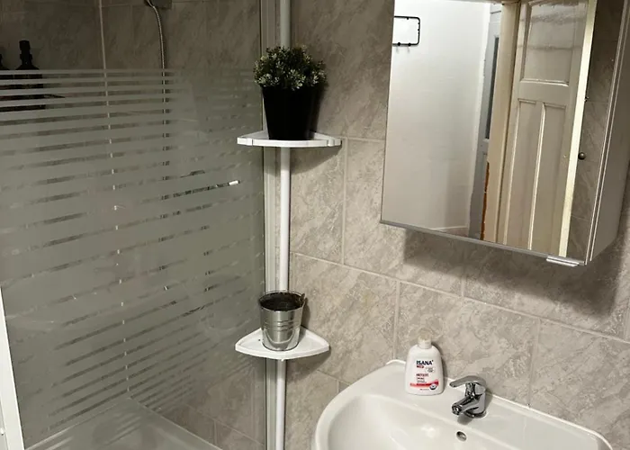 Interior - Ice-bhf, Ruhig, Modern, Urban, Zentral, Veranda & Parkplatz, Kassel